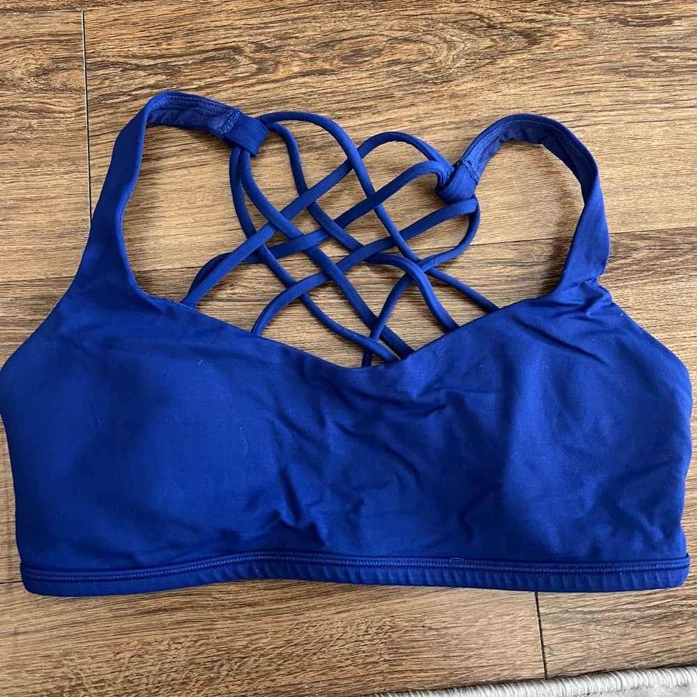 Lululemon sports bra